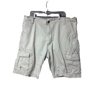 Levi’s Men’s Cargo Shorts Beige Size 40 Button Close Pockets Cotton
